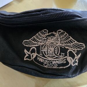 Source Unknown Black Leather Belt Bag